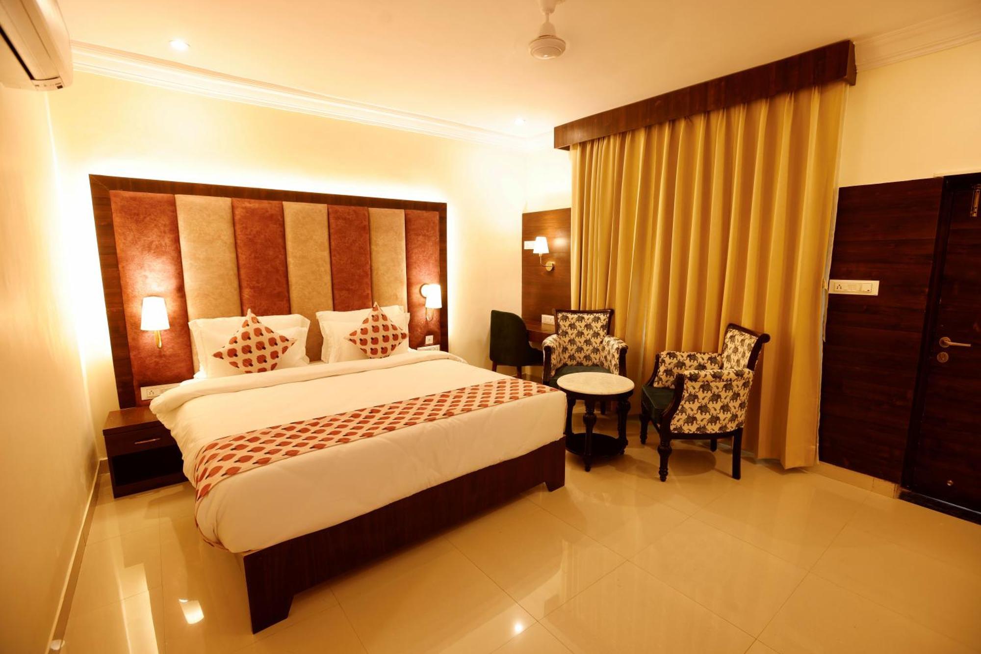 Jal Dhara Resort *
