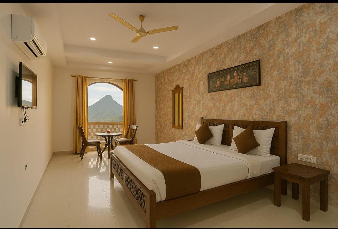 The Hamirgarh Herriitage Palace & 5*