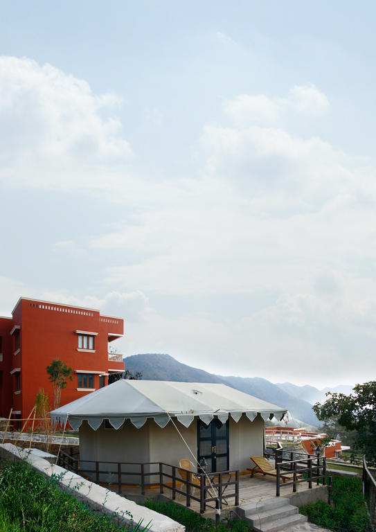 Club Mahindra 3*