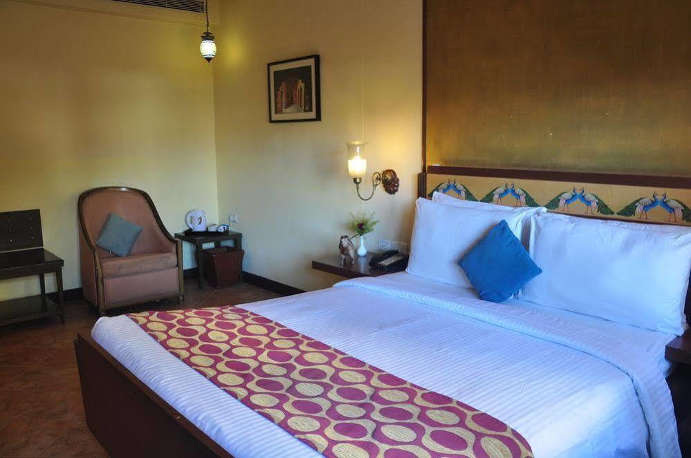 Hotel Club Mahindra 3*