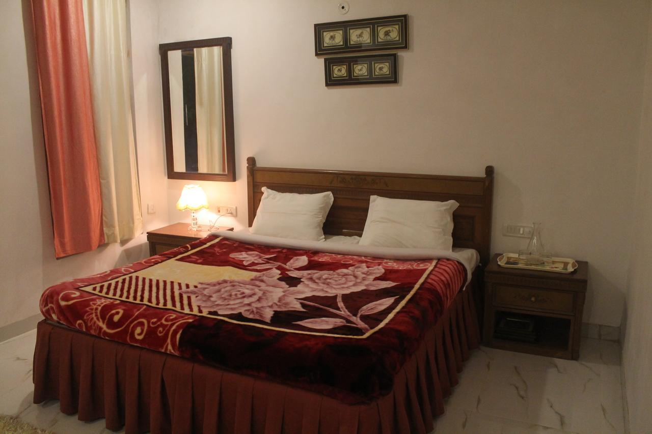 Rajgarh Hotel