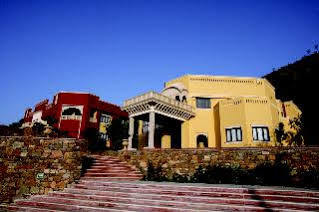 Club Mahindra 3*