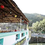 Lb The Amar Palace