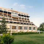 Via Lakhela Resort & Spa