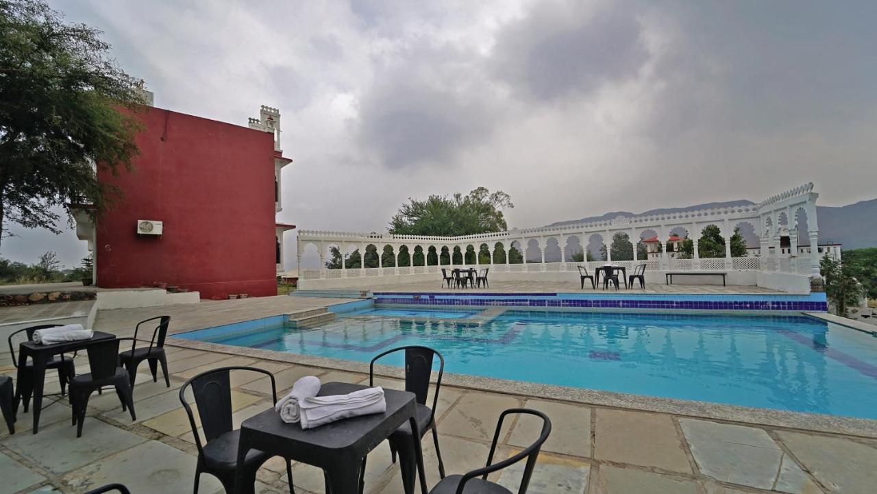Resort The Lal Bagh 3*