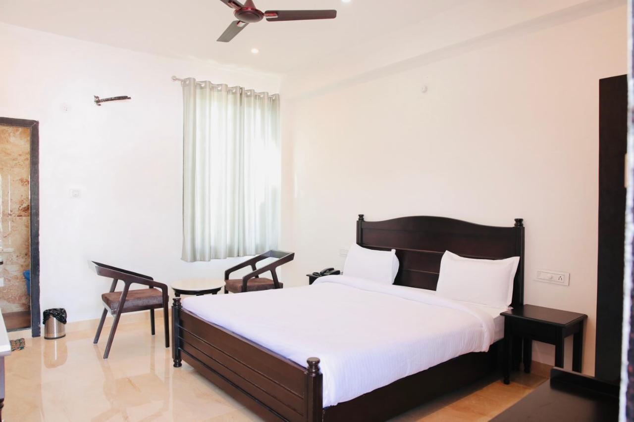 Resort The Lal Bagh 3*
