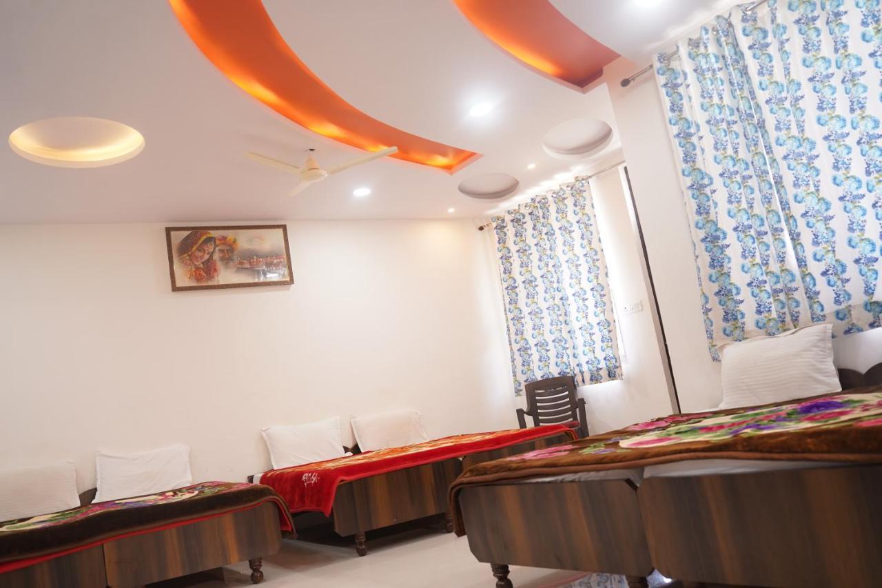 Raj Palace 3*