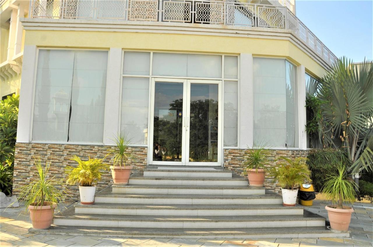 Alcor Resort