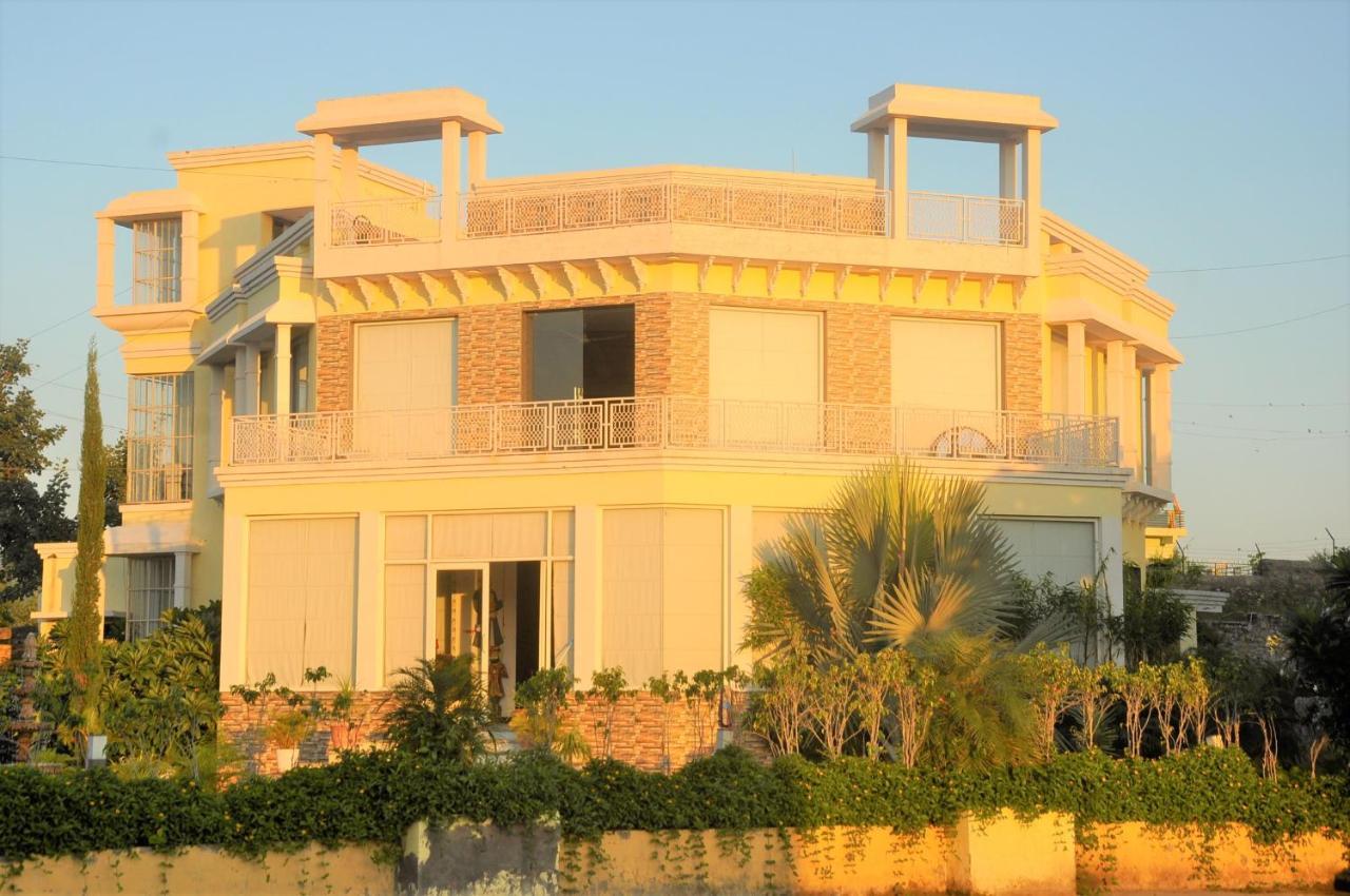 Alcor Resort