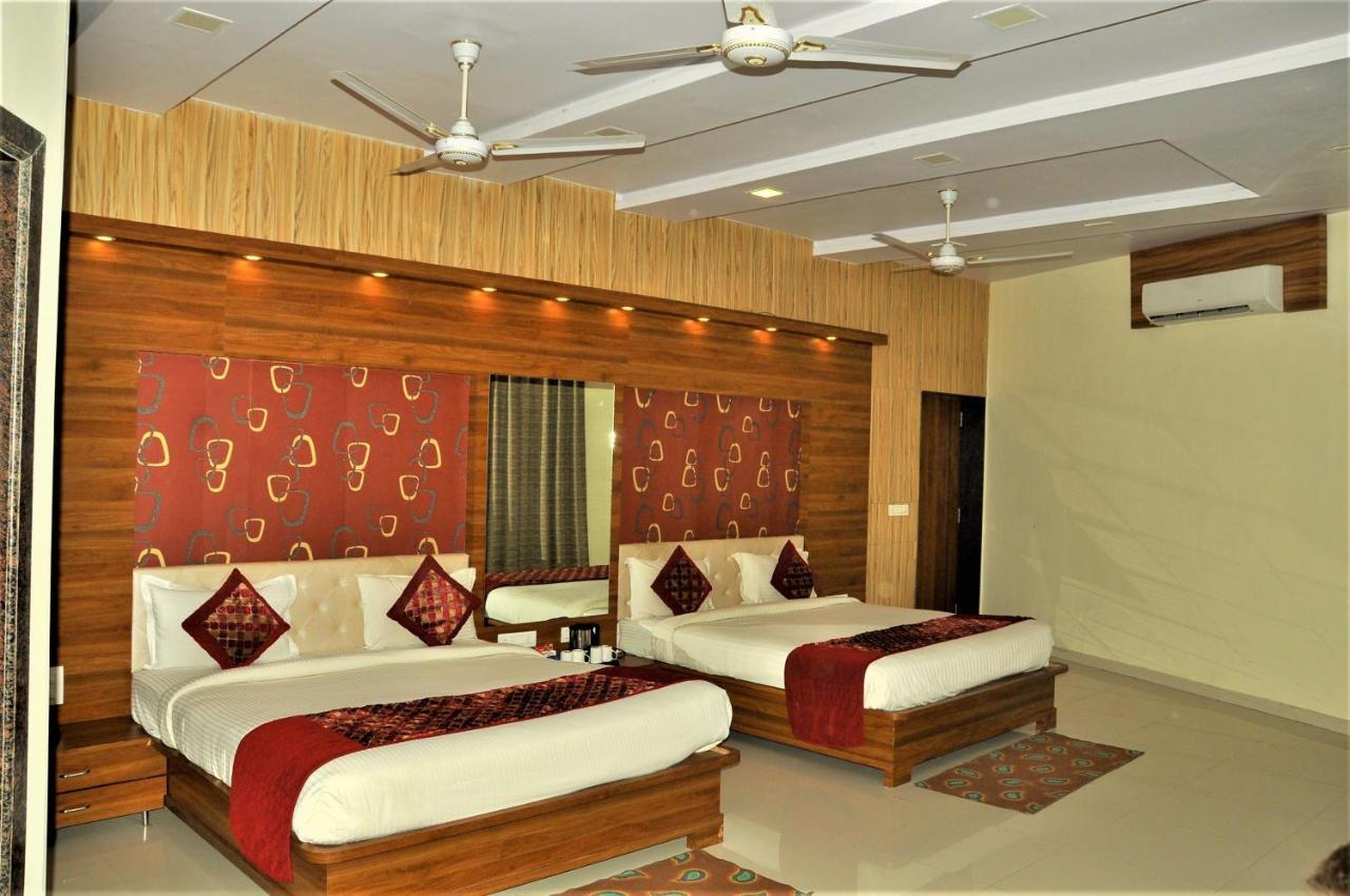Alcor Resort