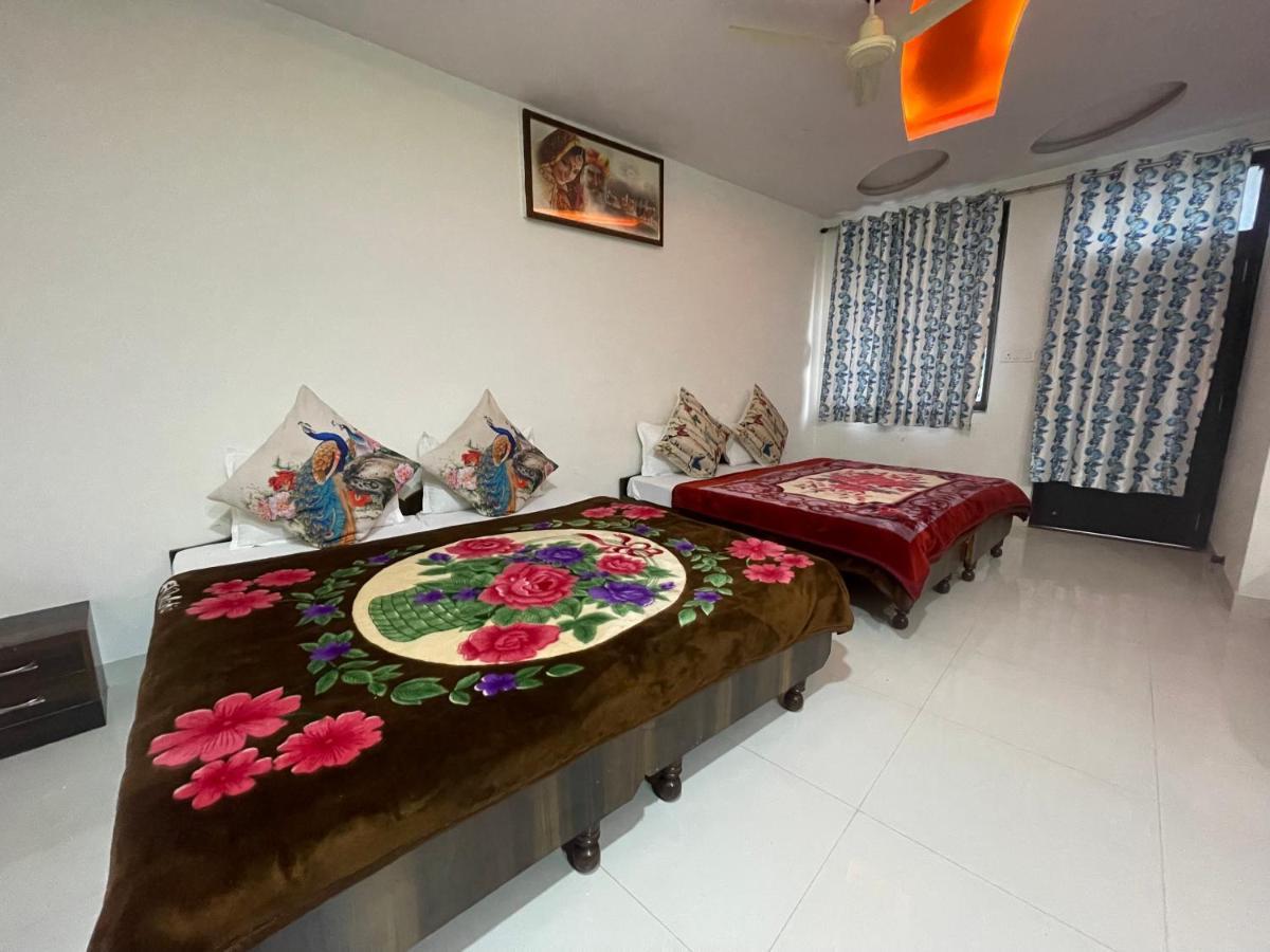Raj Palace 3*