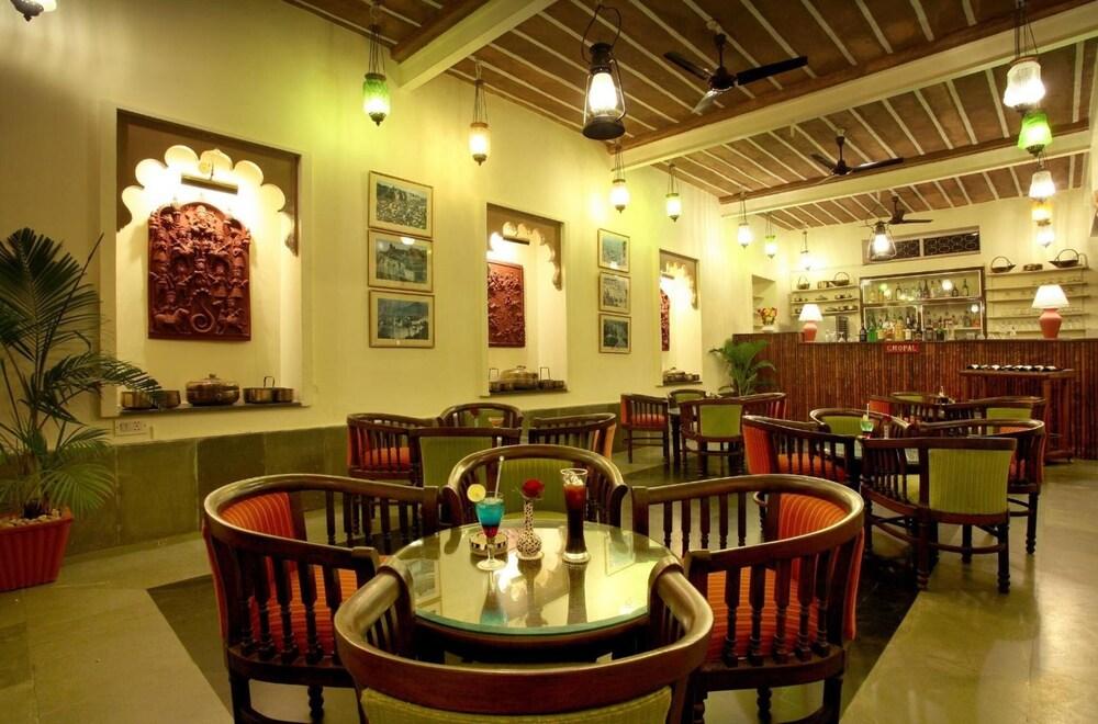 The Aodhi By Hrh Group Of 4*