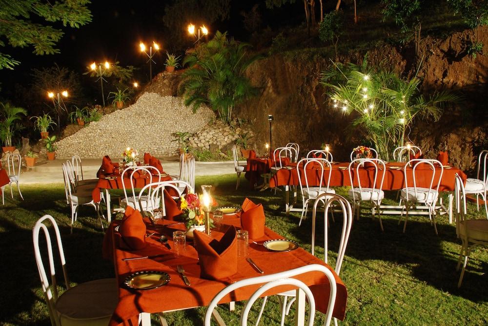 Hotel The Aodhi By Hrh Group Of