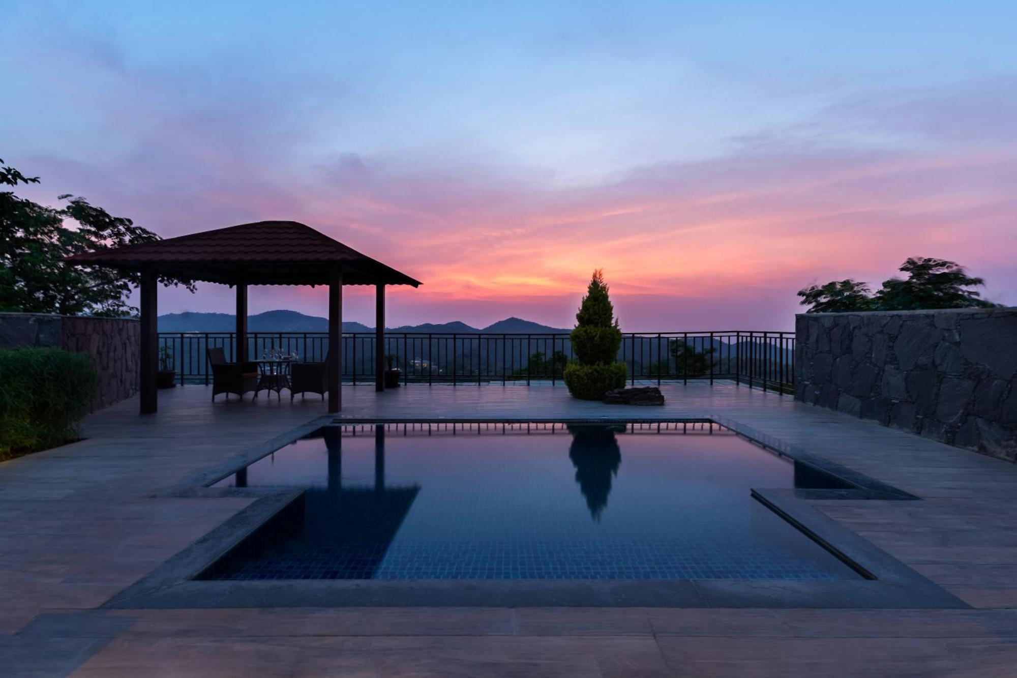 Resort Mahua Bagh