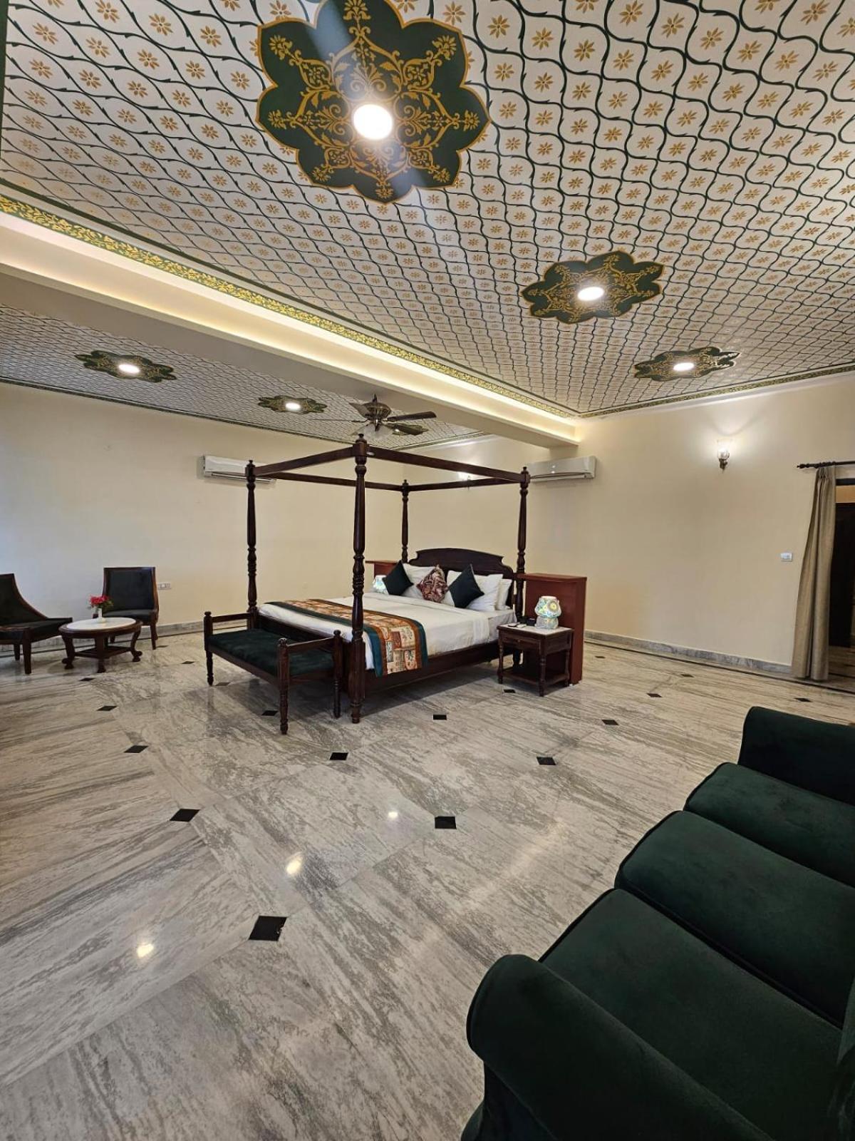 The Kumbha Bagh 4*