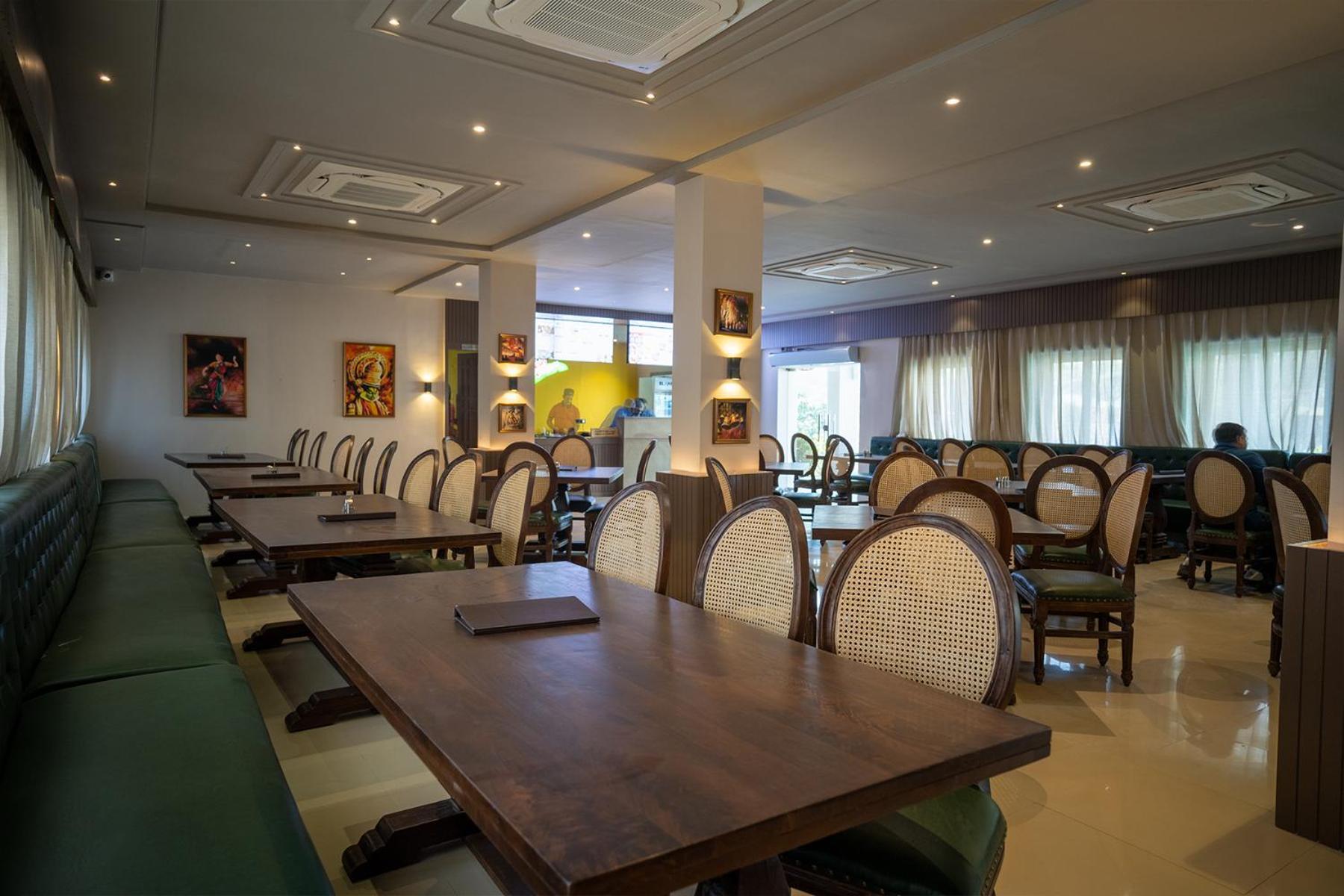 Tiger's Trail & Food Court 3*
