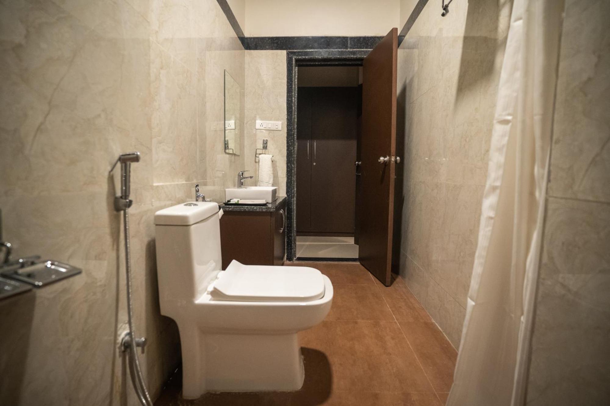 Tiger's Trail & Food Court Hotel 3*