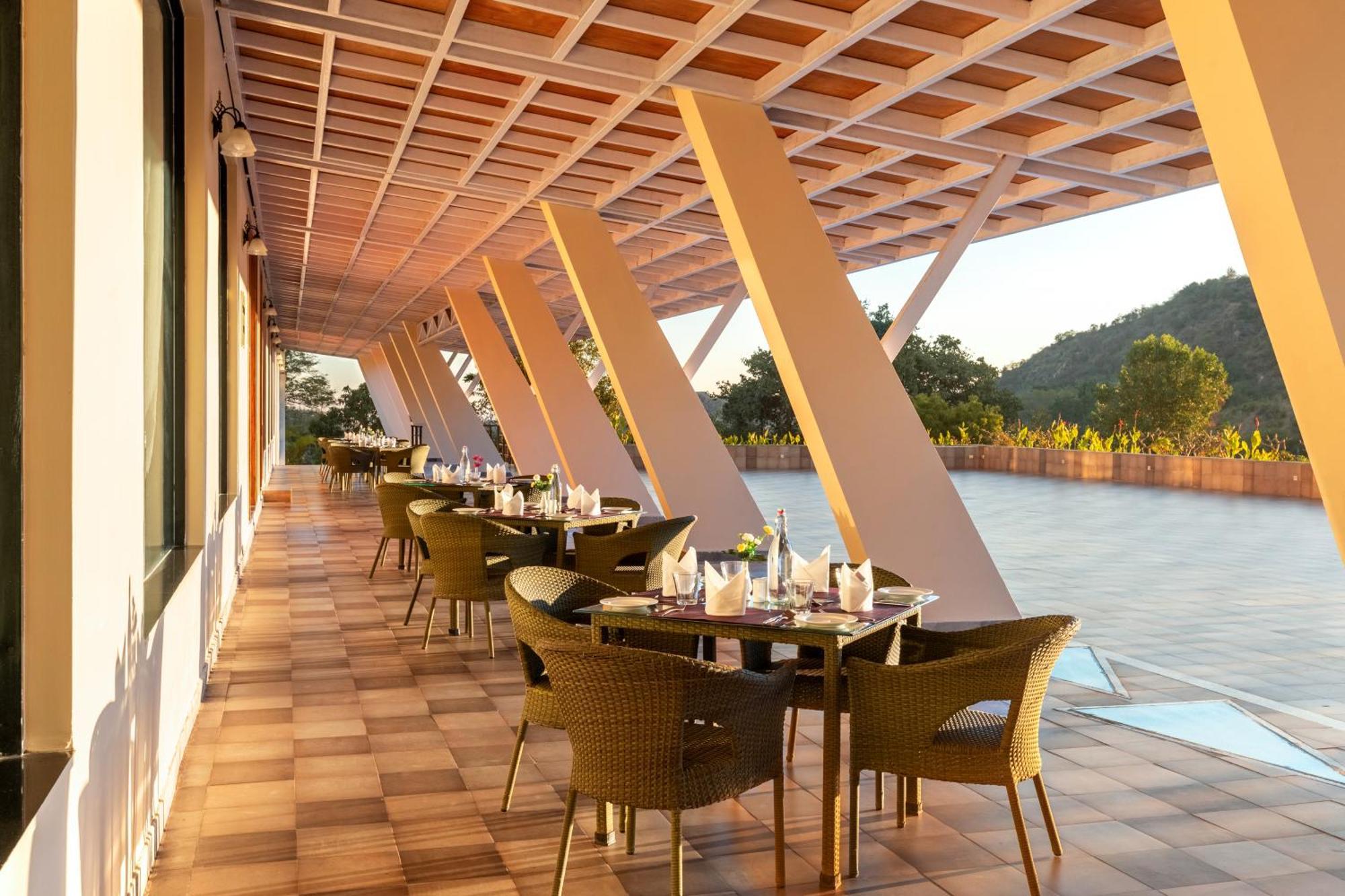 Via Lakhela & Resort