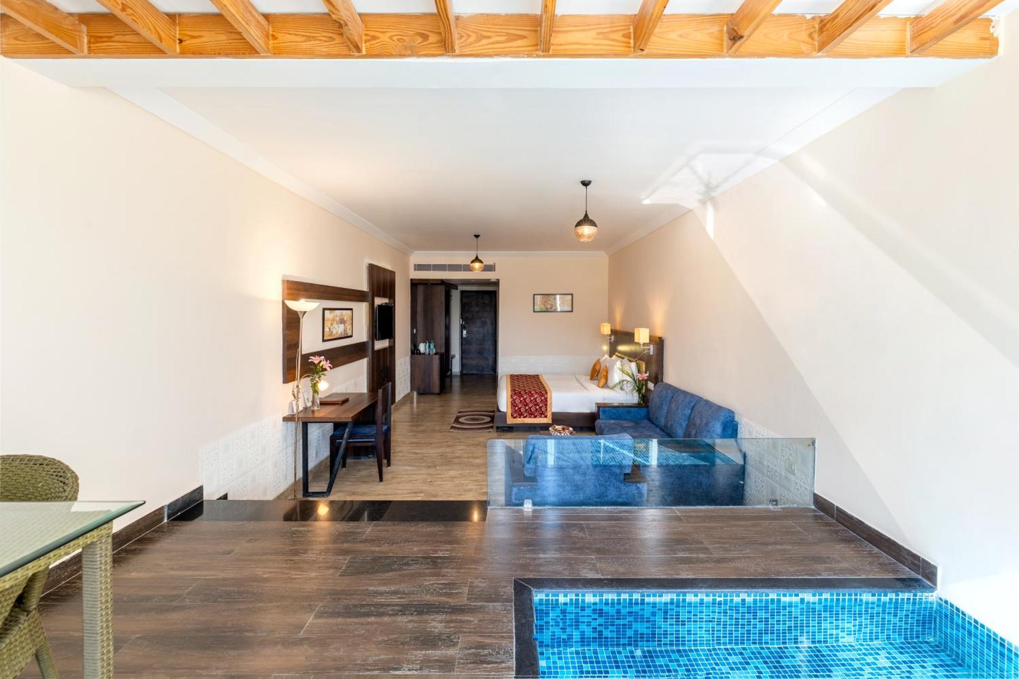 Via Lakhela & Resort 3*