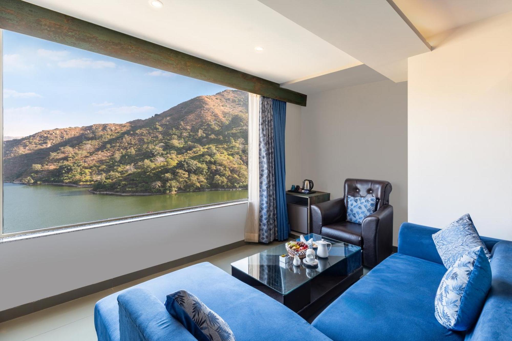 Resort Via Lakhela &