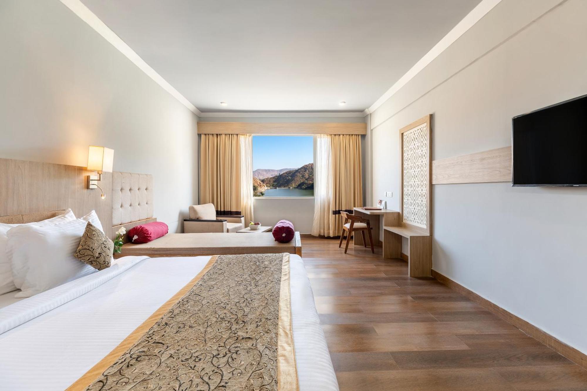 Via Lakhela & Resort 3*
