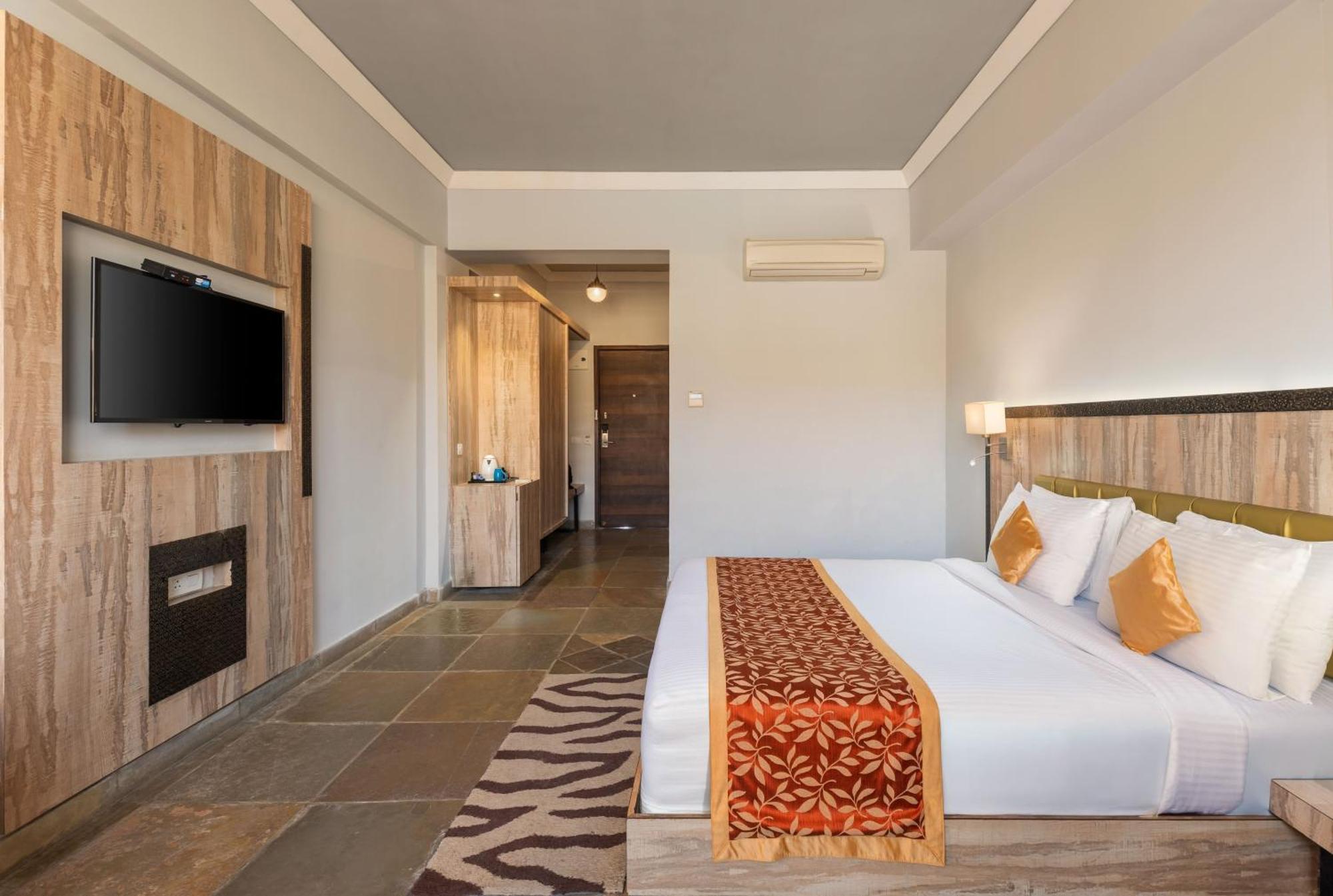 Resort Via Lakhela &