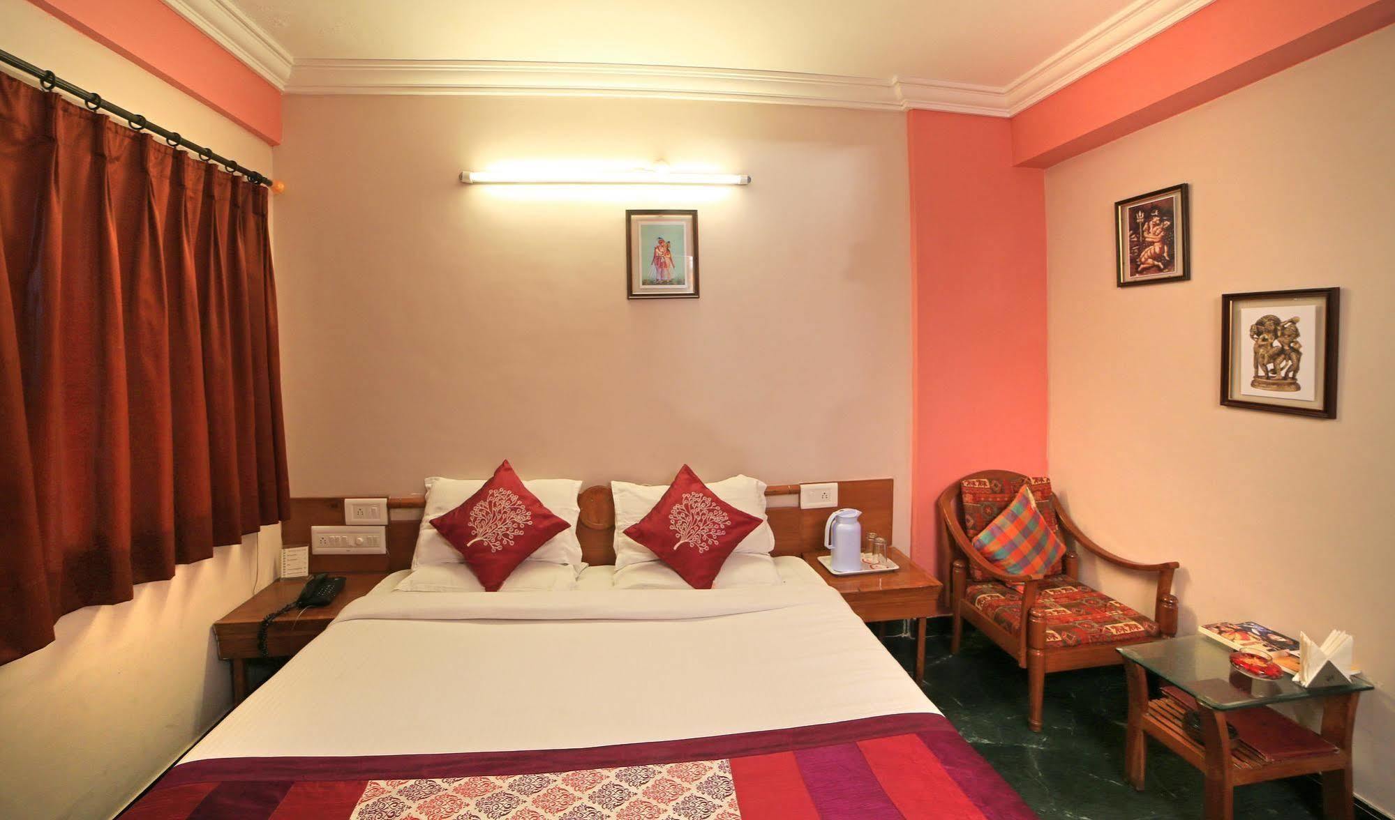Hotel The Krishnalila Regency 3*