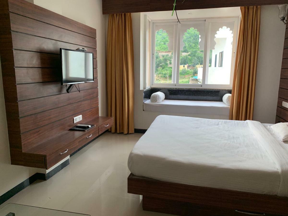 Hotel Krishna 3*