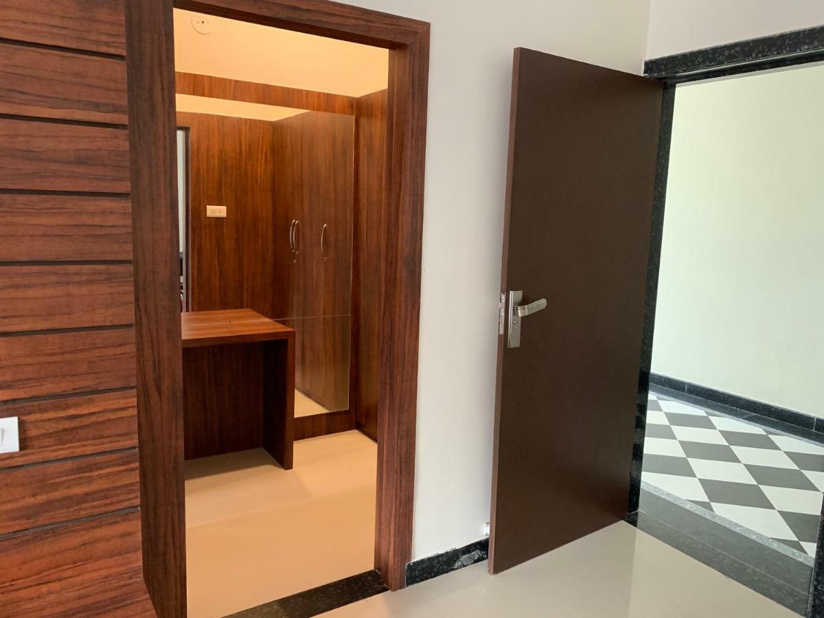 Krishna Hotel